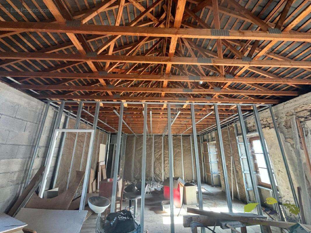 Appartement à PEYRAT-LE-CHATEAU