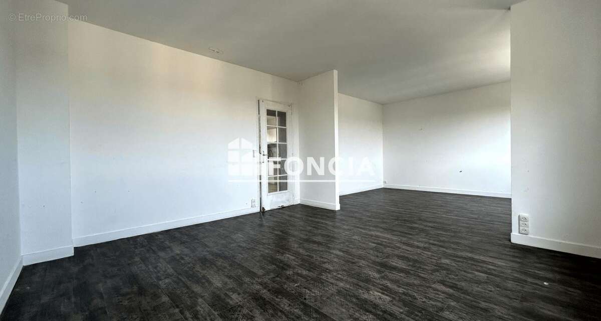 Appartement à CORBEIL-ESSONNES