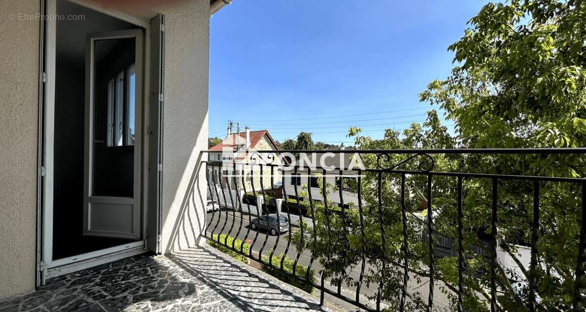 Appartement à CORBEIL-ESSONNES