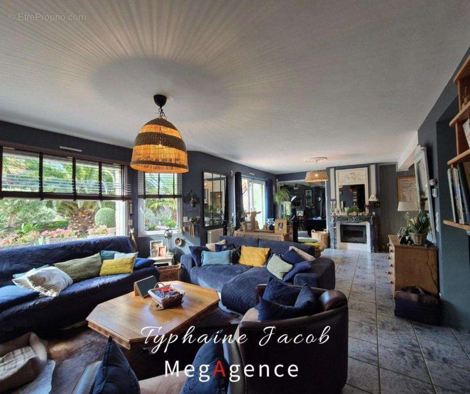 Maison à PLOUGRESCANT