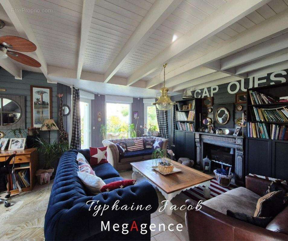 Maison à PLOUGRESCANT