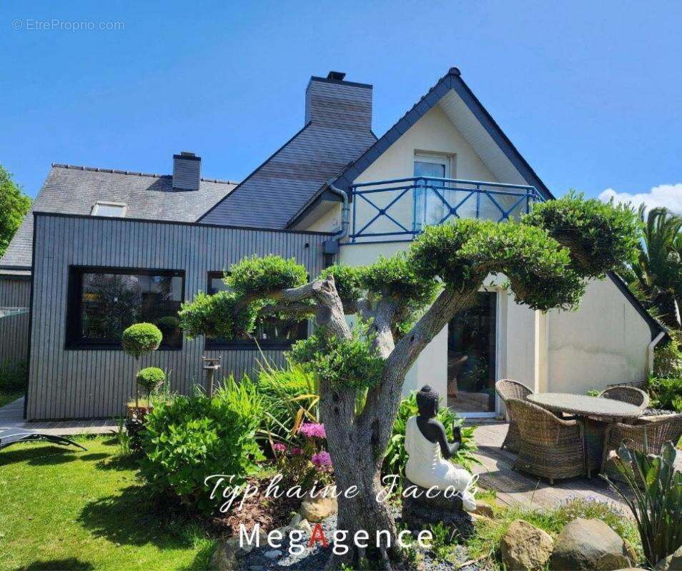 Maison à PLOUGRESCANT