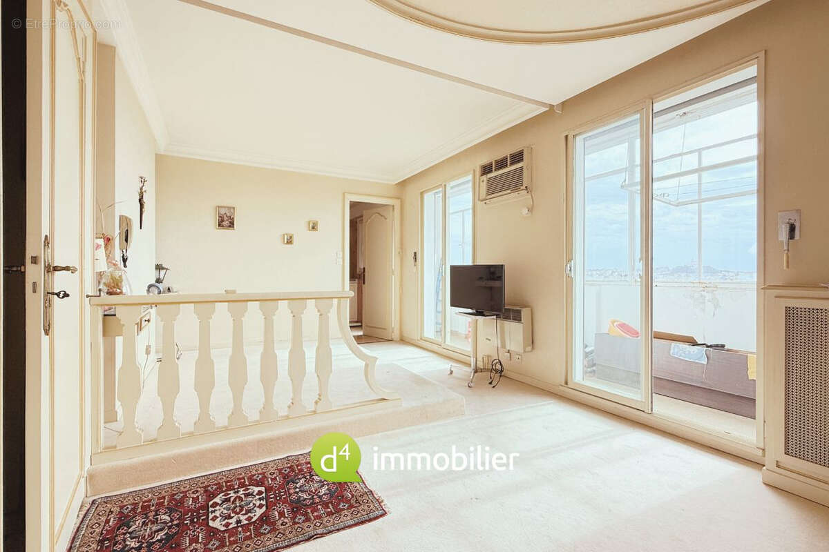 Appartement à MARSEILLE-1E