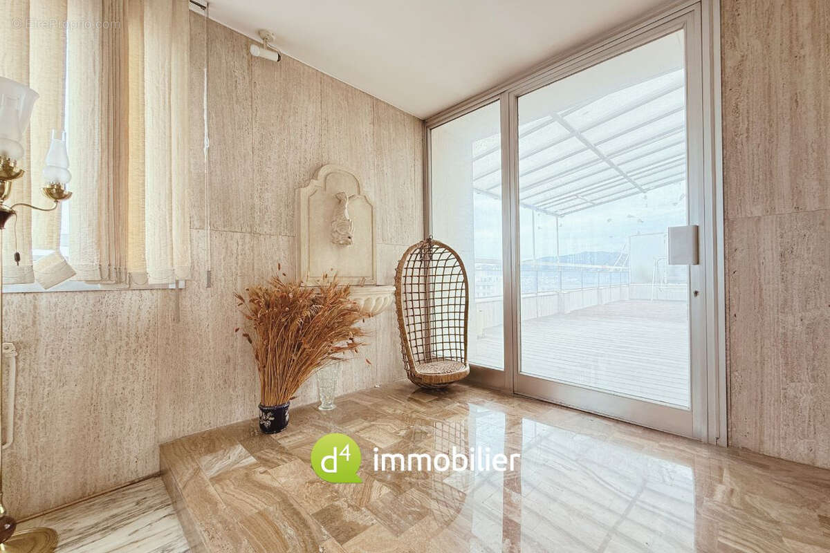 Appartement à MARSEILLE-1E