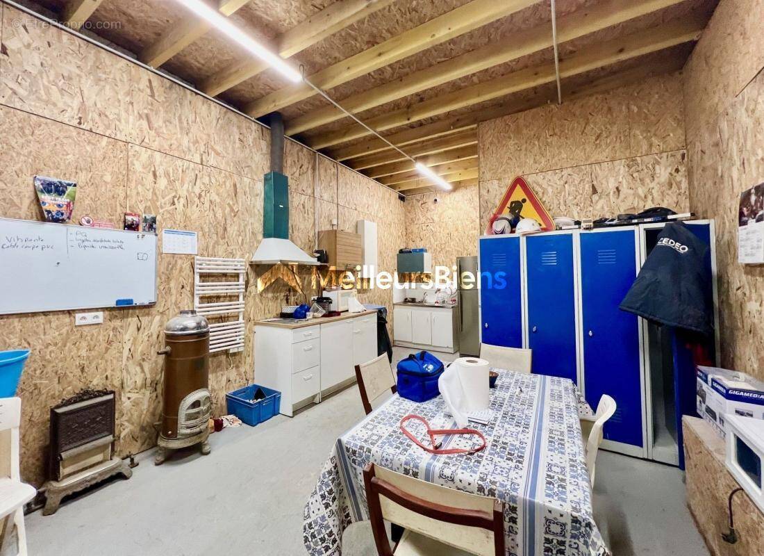 Commerce à BOUGIVAL