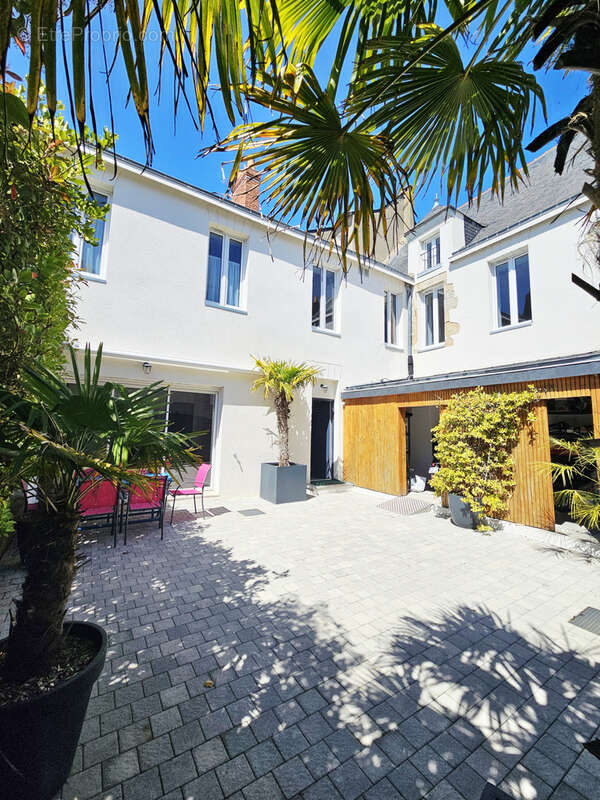 Maison à LE POULIGUEN