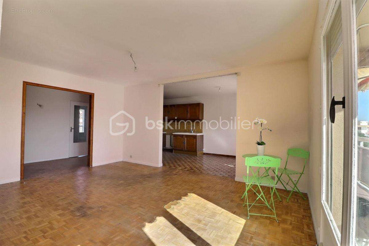 Appartement à MARSEILLE-12E