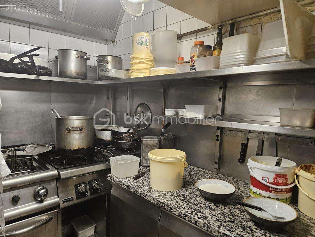 Commerce à PARIS-9E