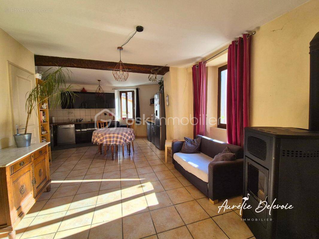 Maison à SAINT-NAZAIRE-DE-LADAREZ