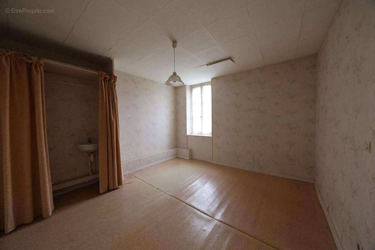 Maison à SAINT-PRIVE