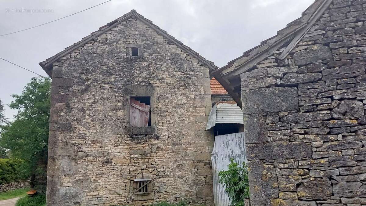 Maison à LIMOGNE-EN-QUERCY