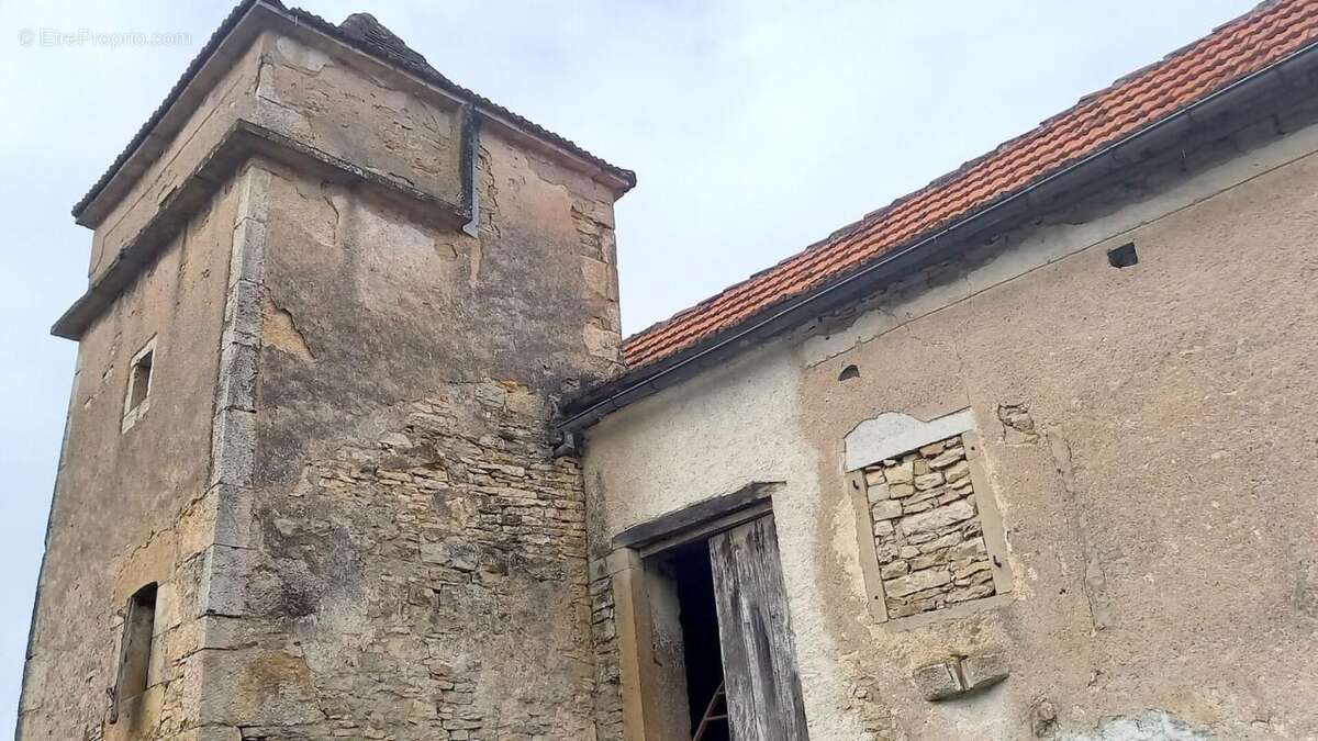 Maison à LIMOGNE-EN-QUERCY