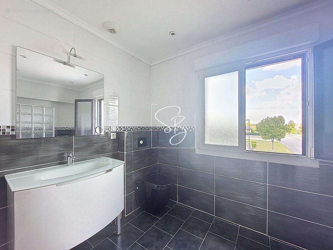 Maison à BAZANCOURT