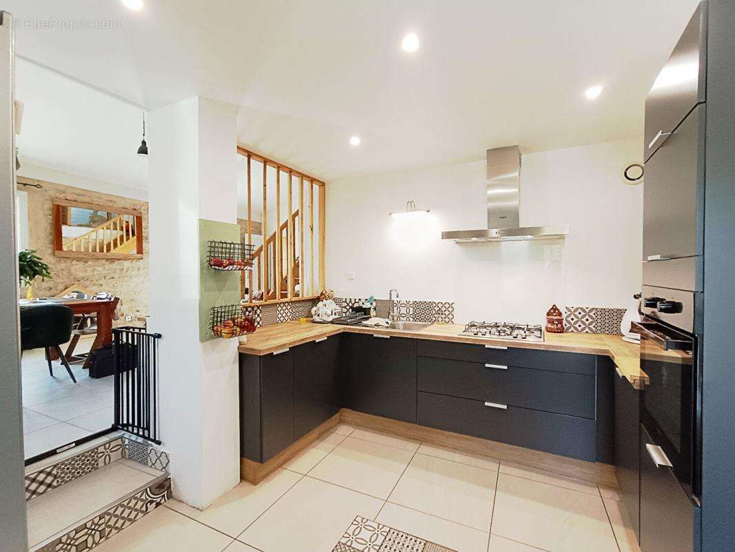 Maison à CELLE-LEVESCAULT