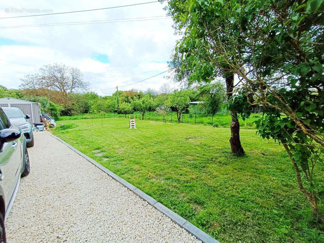 Maison à CELLE-LEVESCAULT