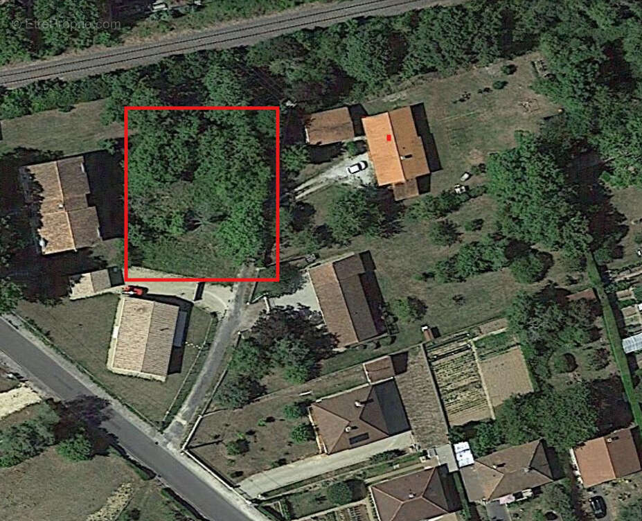 Terrain à SAINT-JULIEN-L&#039;ARS