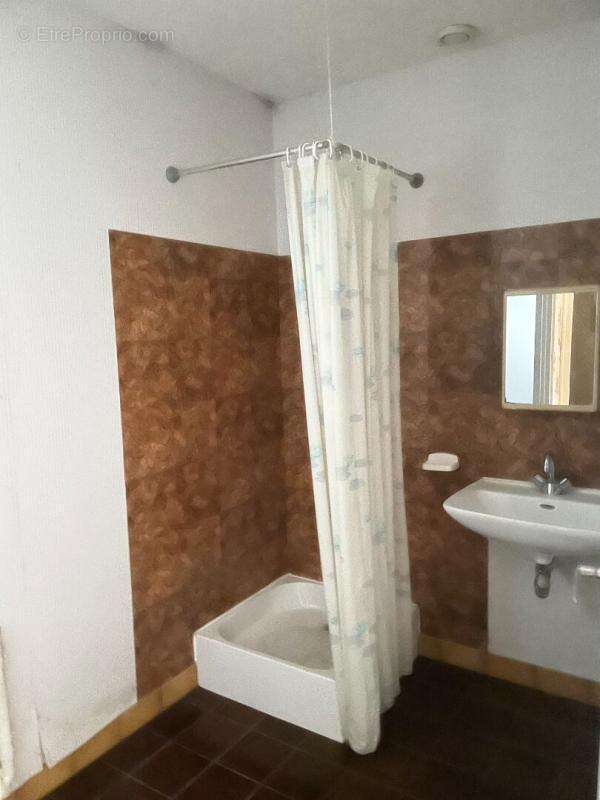 Maison à SAINT-LEGER-LES-PARAY