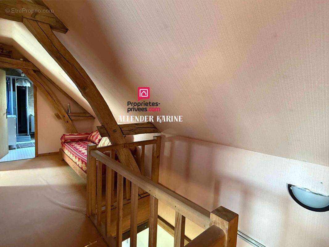 Maison à VILLENEUVE-L&#039;ARCHEVEQUE