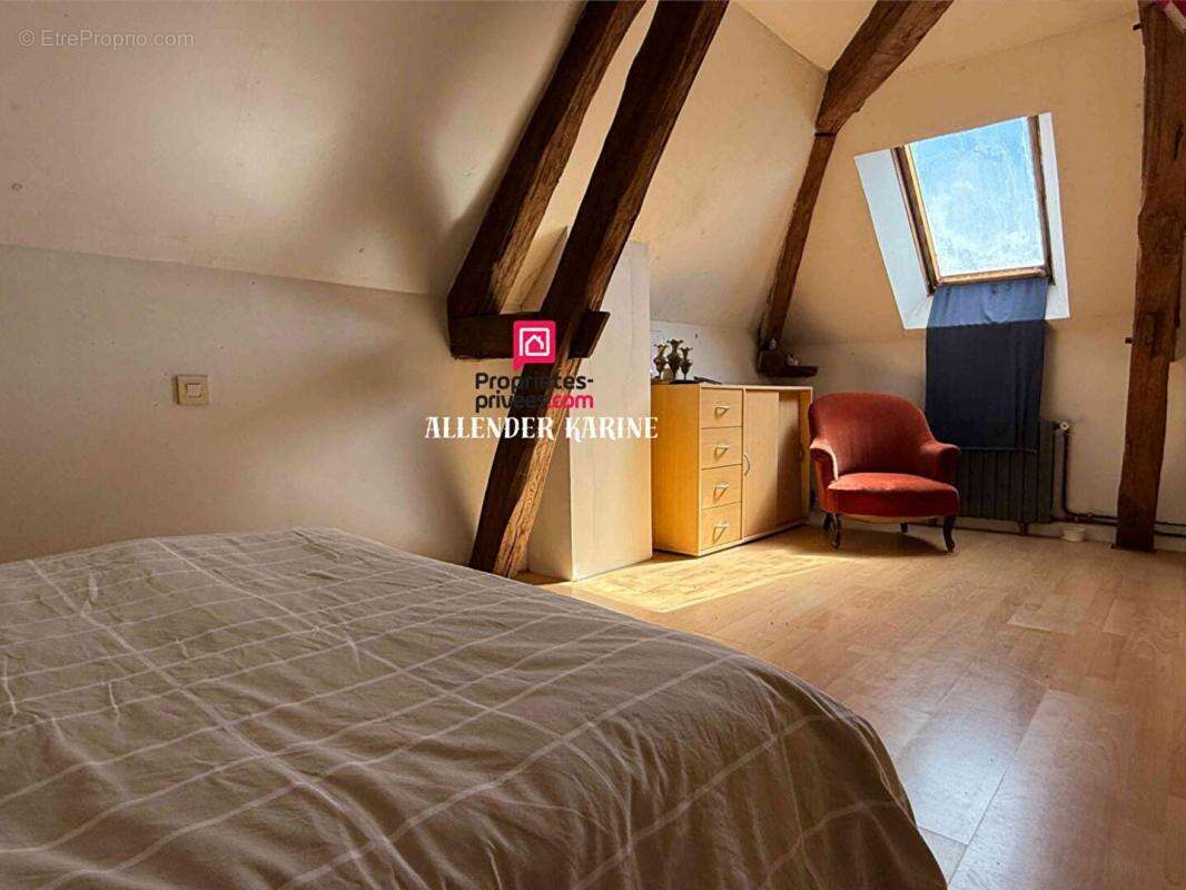 Maison à VILLENEUVE-L&#039;ARCHEVEQUE