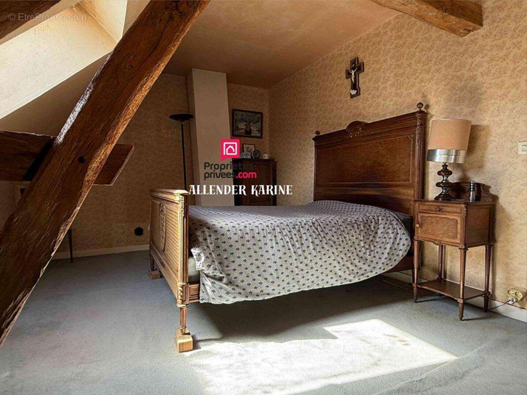 Maison à VILLENEUVE-L&#039;ARCHEVEQUE