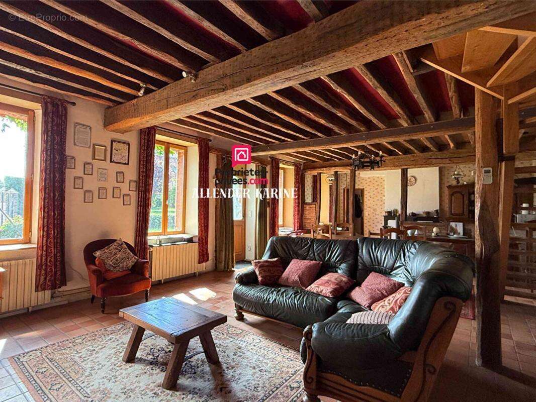 Maison à VILLENEUVE-L&#039;ARCHEVEQUE