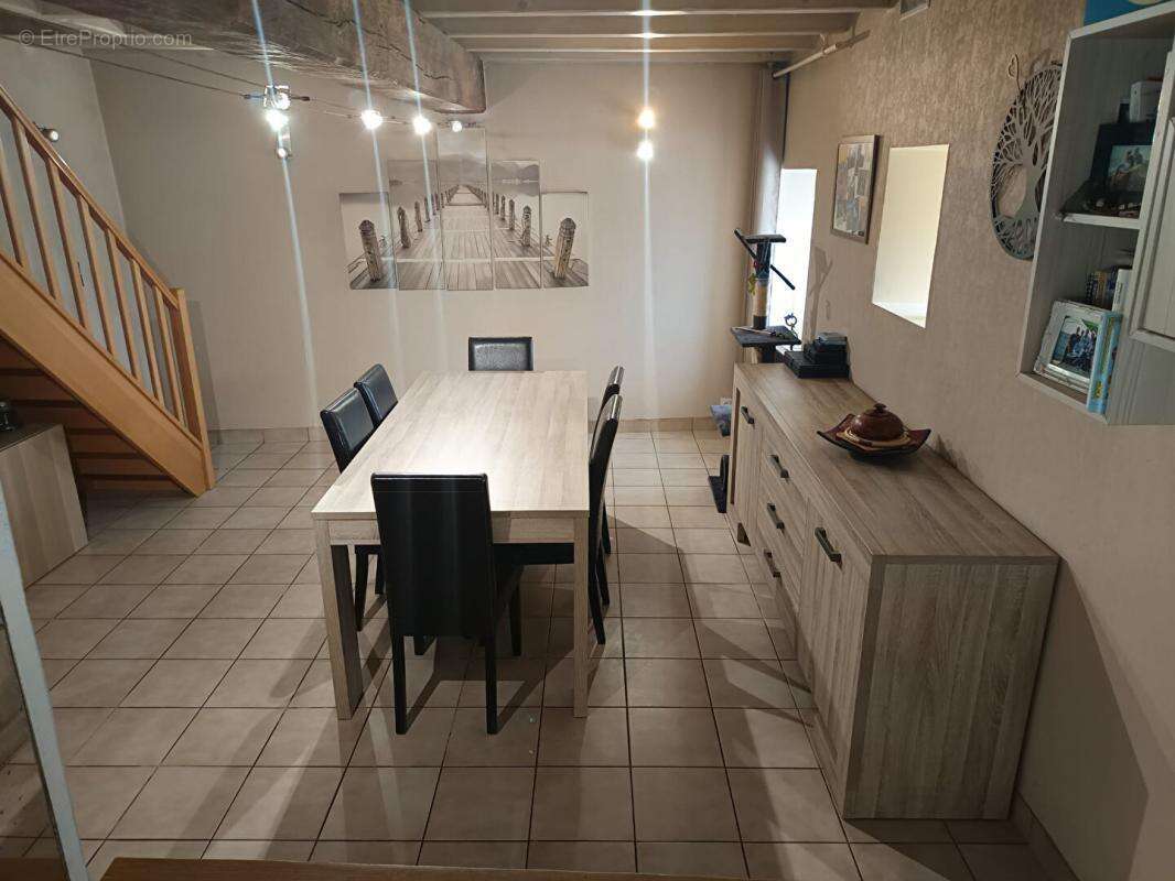 Maison à BAZOGES-EN-PAREDS