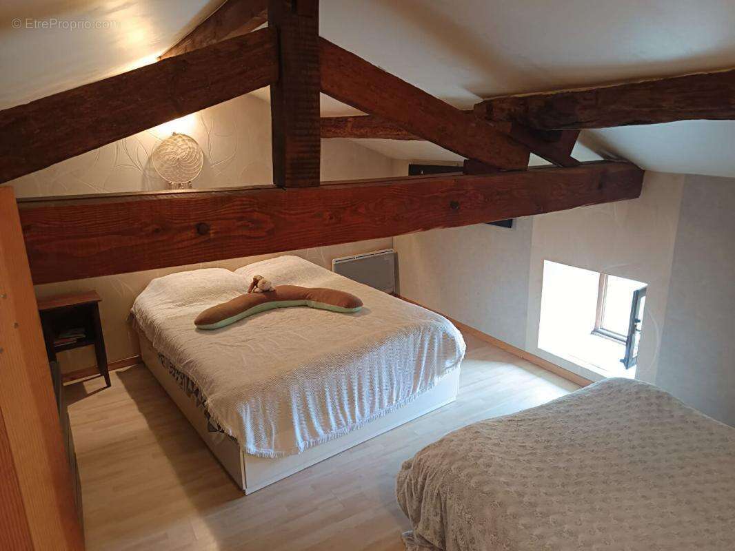 Maison à BAZOGES-EN-PAREDS