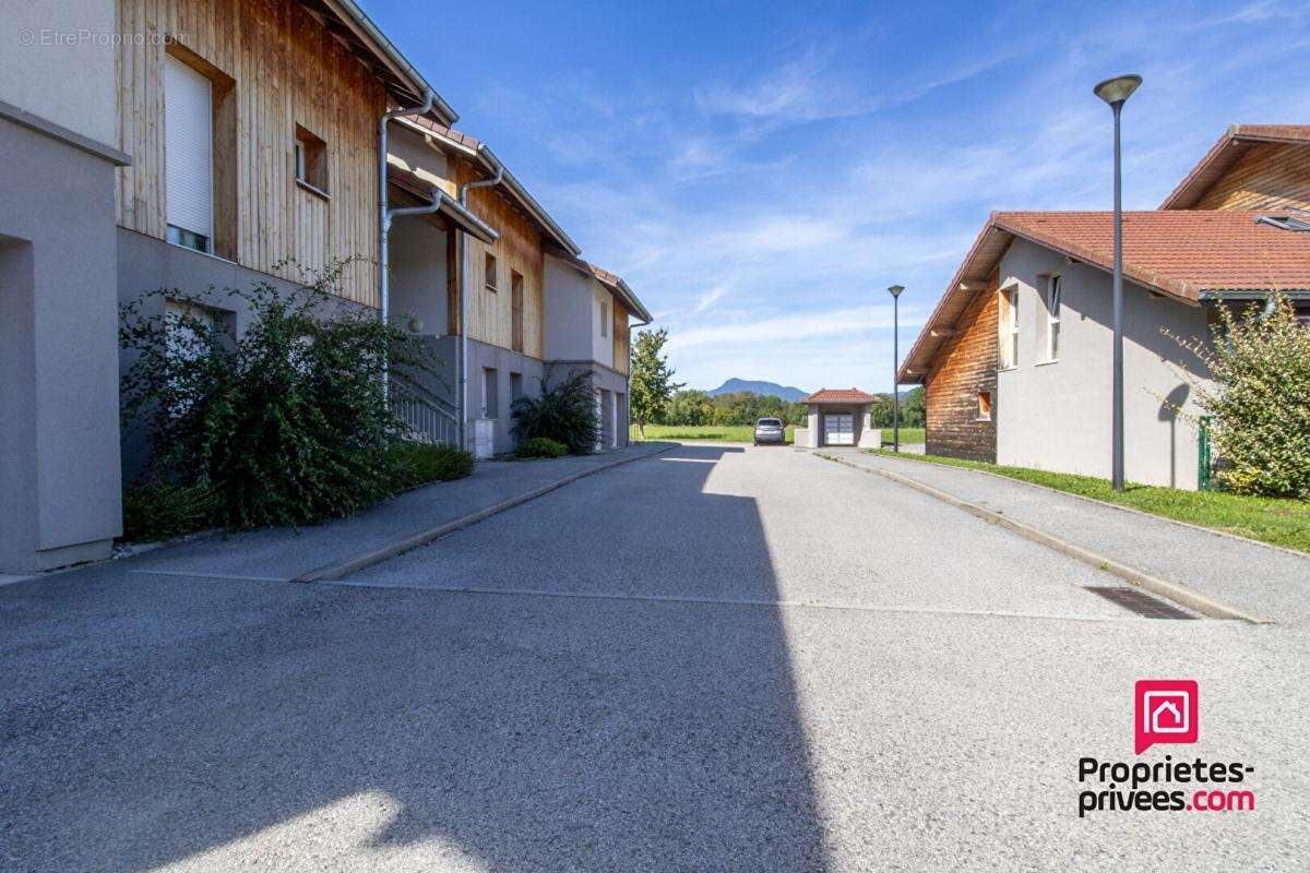 Appartement à AMANCY