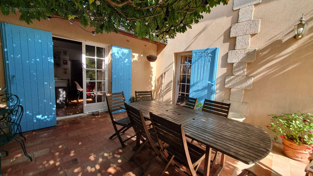 Maison à CIVRAC-DE-BLAYE