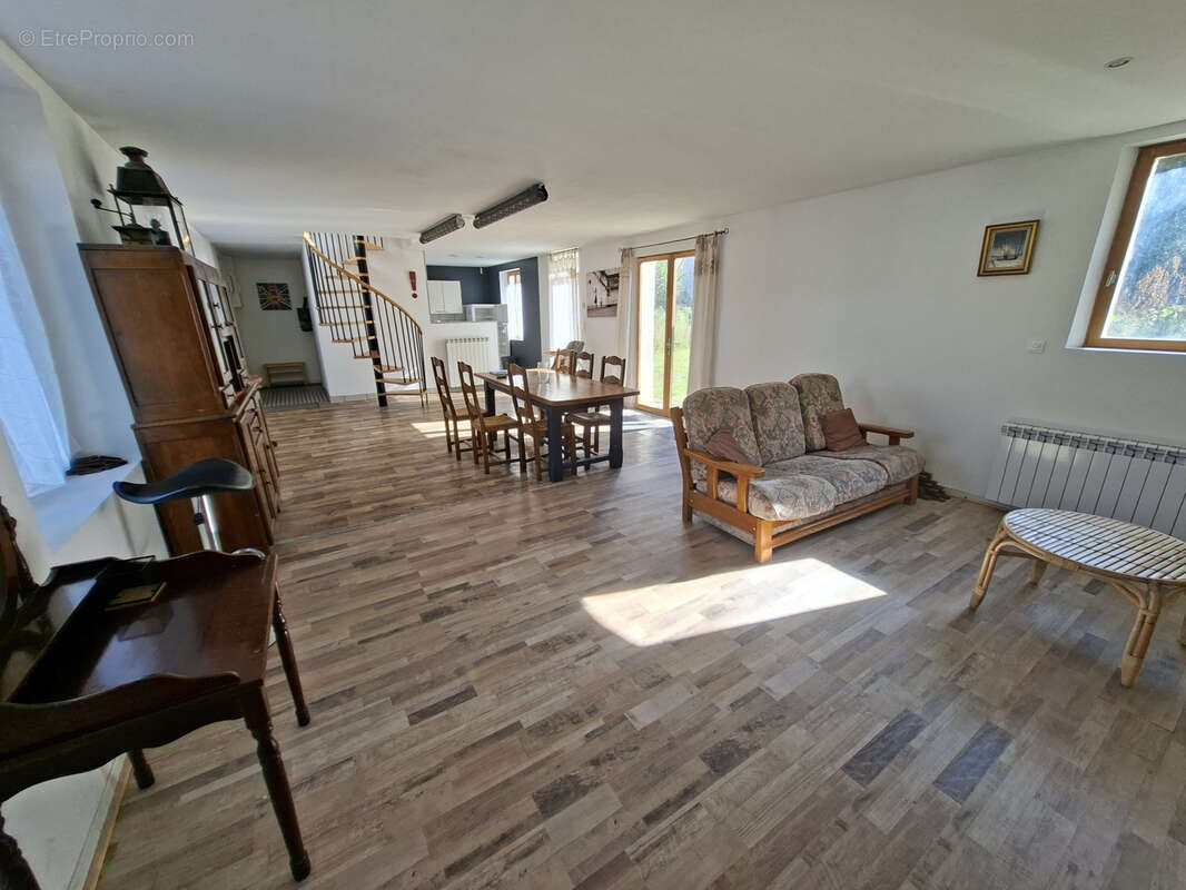 Maison à MONCHAUX-SORENG