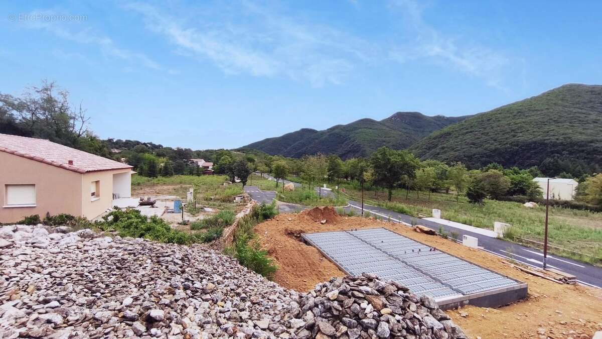 Terrain à COLOMBIERES-SUR-ORB