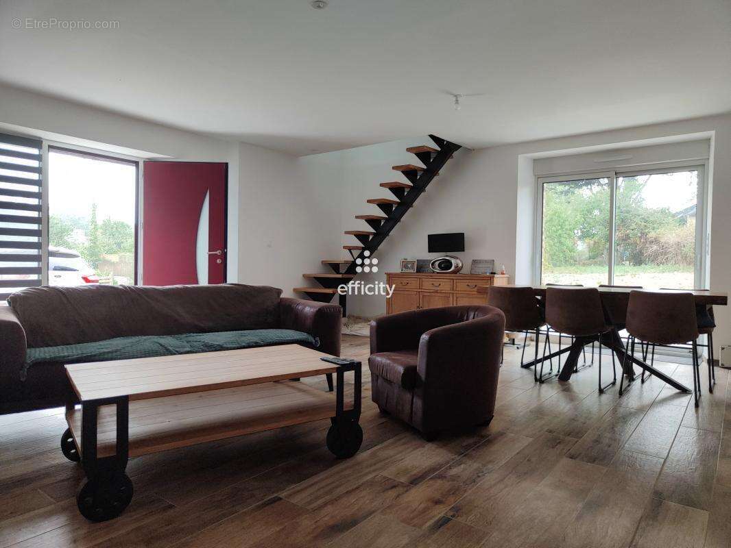 Maison à MAURE-DE-BRETAGNE