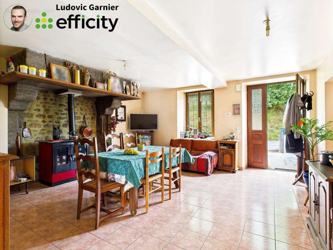 Maison à SAINT-HILAIRE-DU-HARCOUET