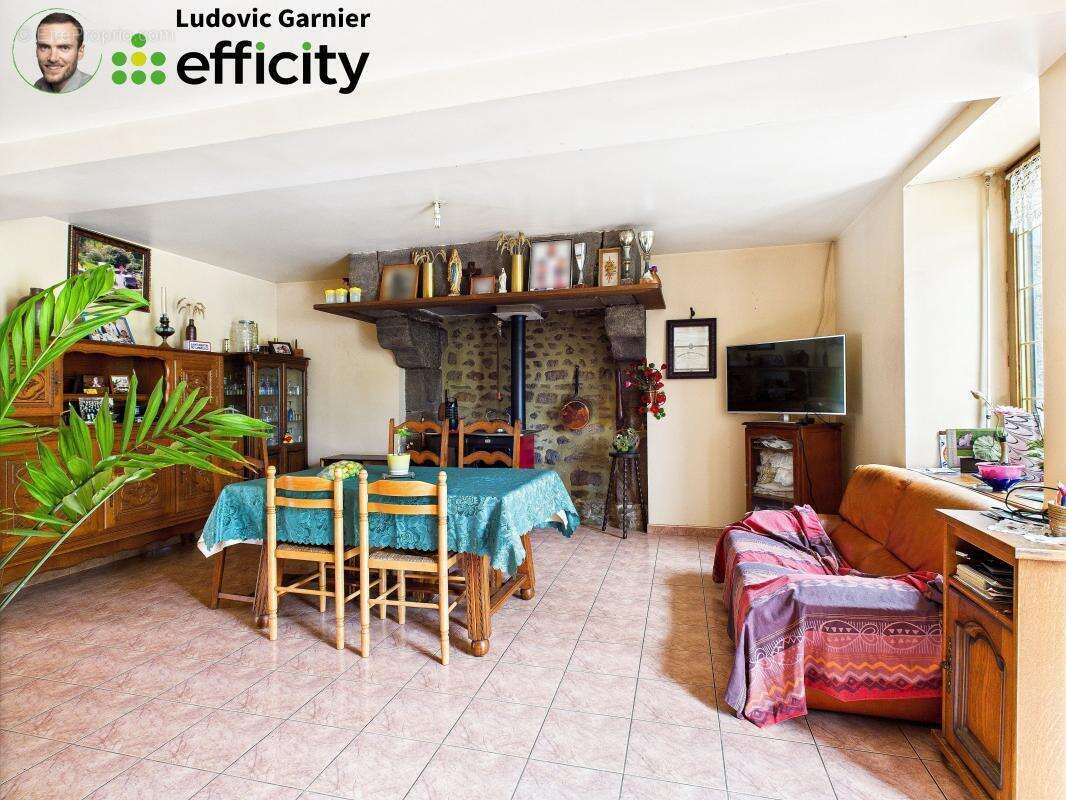 Maison à SAINT-HILAIRE-DU-HARCOUET