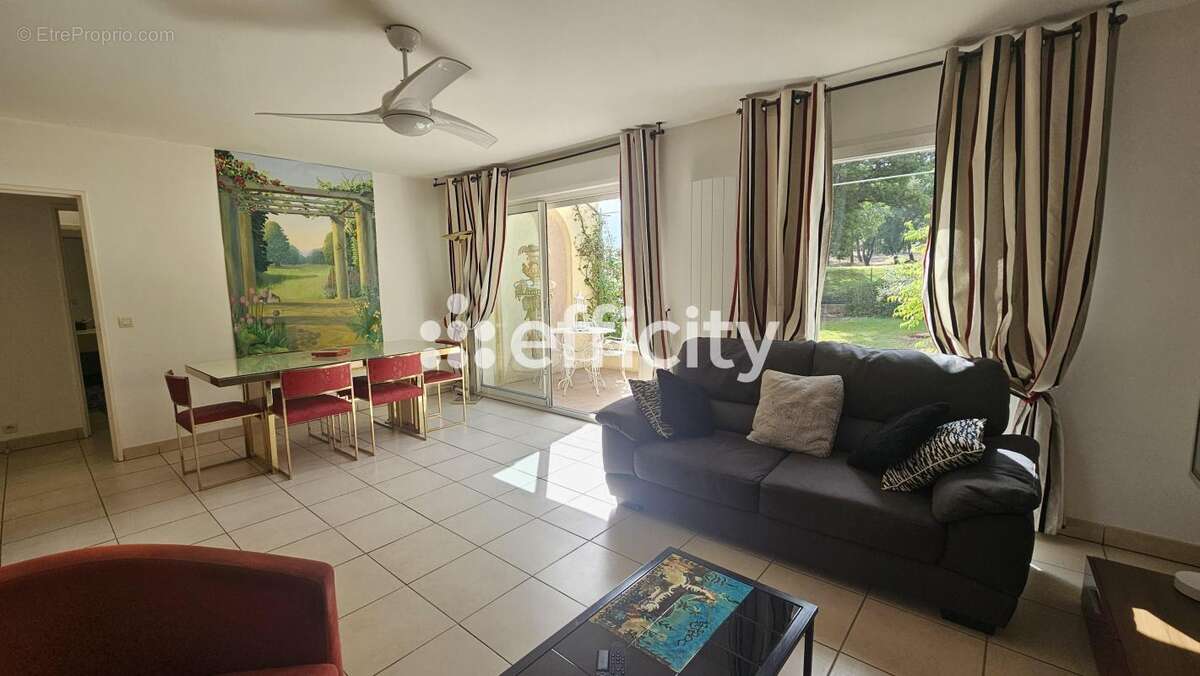 Maison à ROQUEBRUNE-SUR-ARGENS