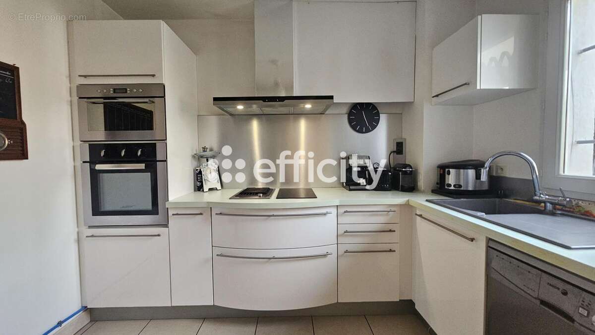 Maison à ROQUEBRUNE-SUR-ARGENS