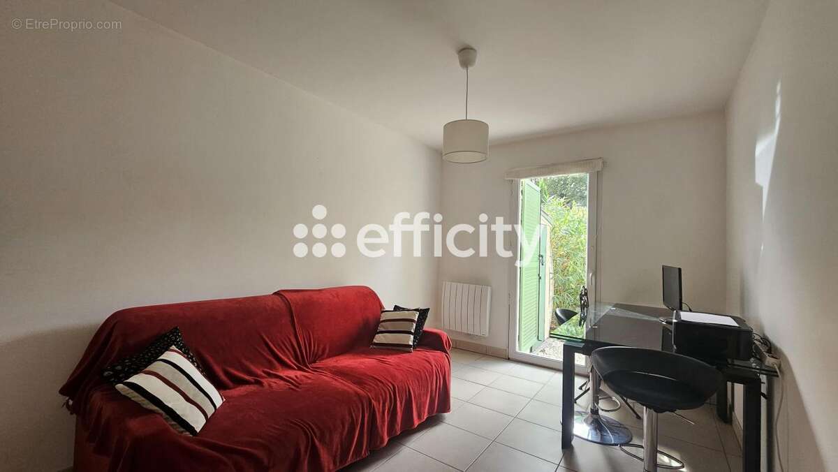 Maison à ROQUEBRUNE-SUR-ARGENS