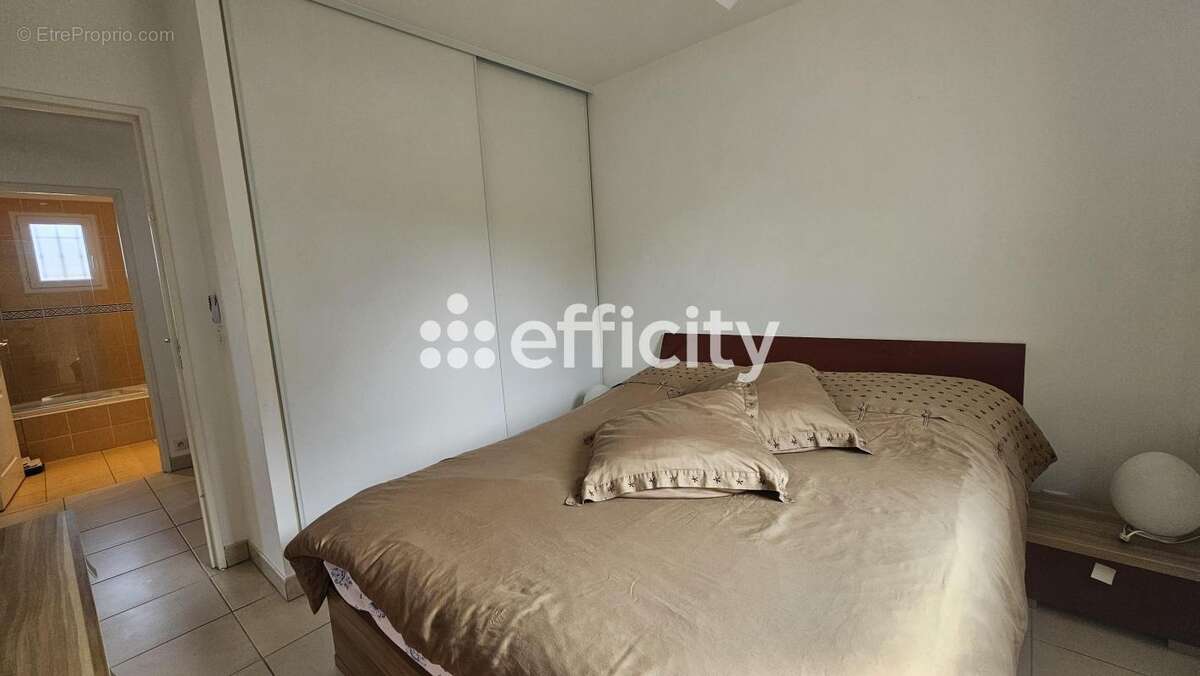 Maison à ROQUEBRUNE-SUR-ARGENS