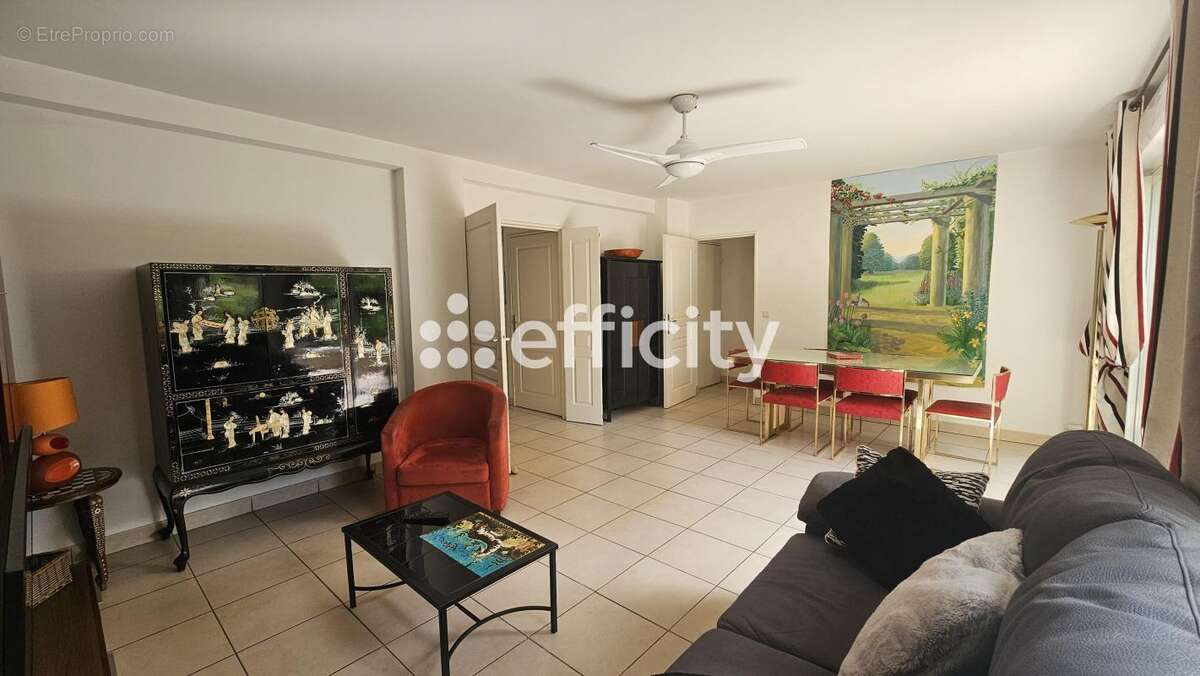 Maison à ROQUEBRUNE-SUR-ARGENS