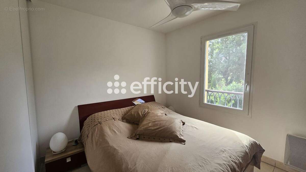 Maison à ROQUEBRUNE-SUR-ARGENS