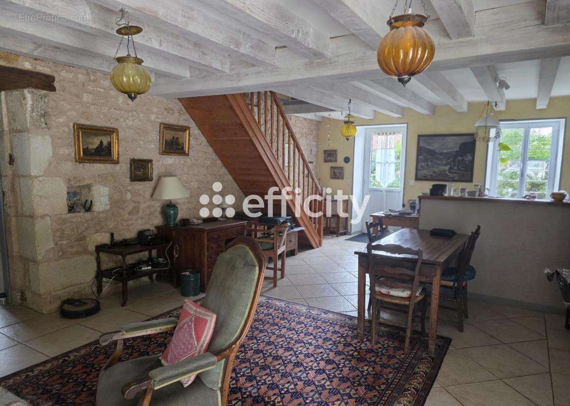 Maison à SAINT-PORCHAIRE