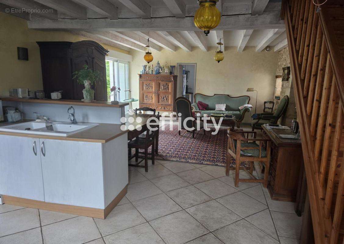 Maison à SAINT-PORCHAIRE