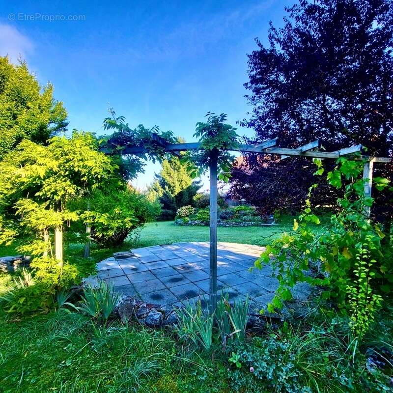 Maison à SAINT-PAUL-EN-CHABLAIS