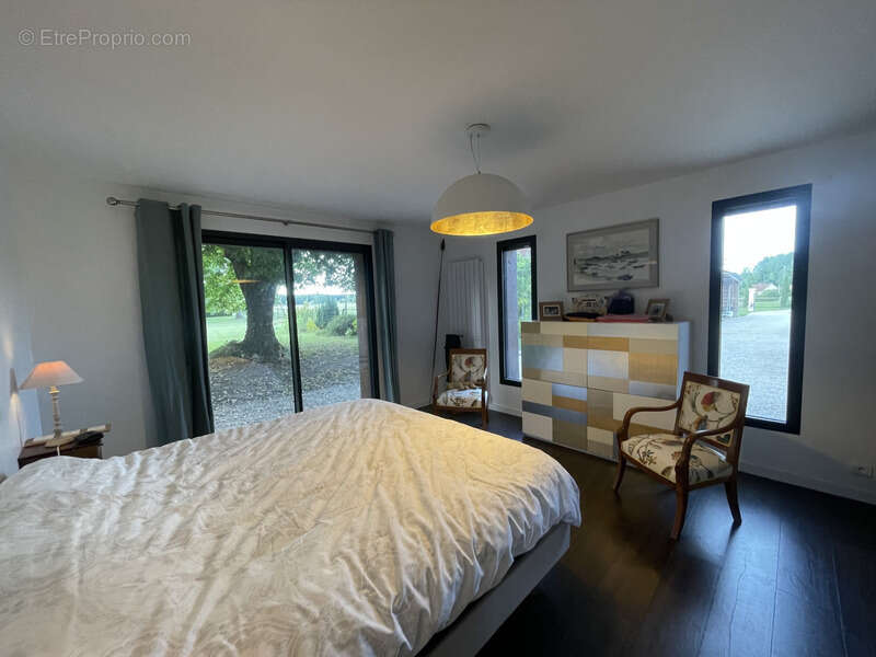 Maison à CLERE-LES-PINS