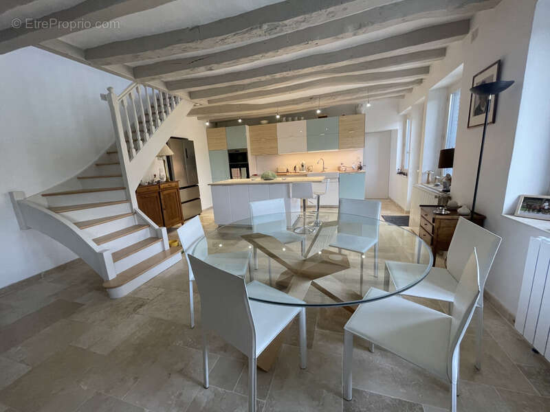 Maison à CLERE-LES-PINS