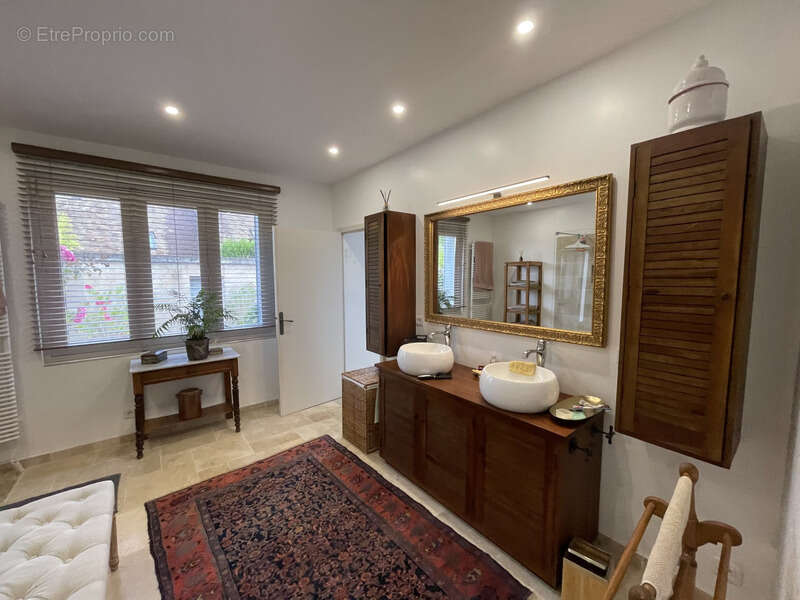 Maison à CLERE-LES-PINS