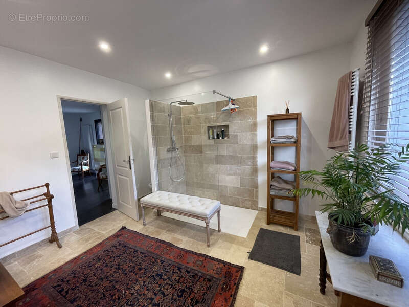 Maison à CLERE-LES-PINS