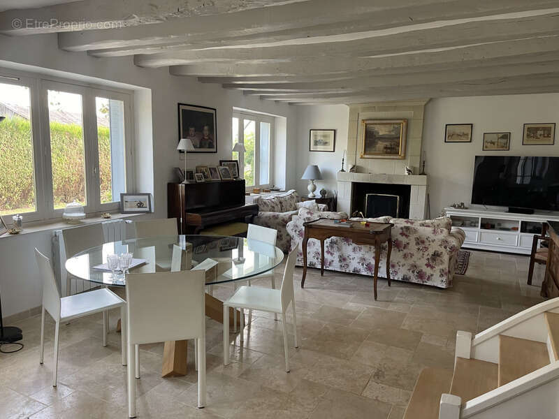 Maison à CLERE-LES-PINS