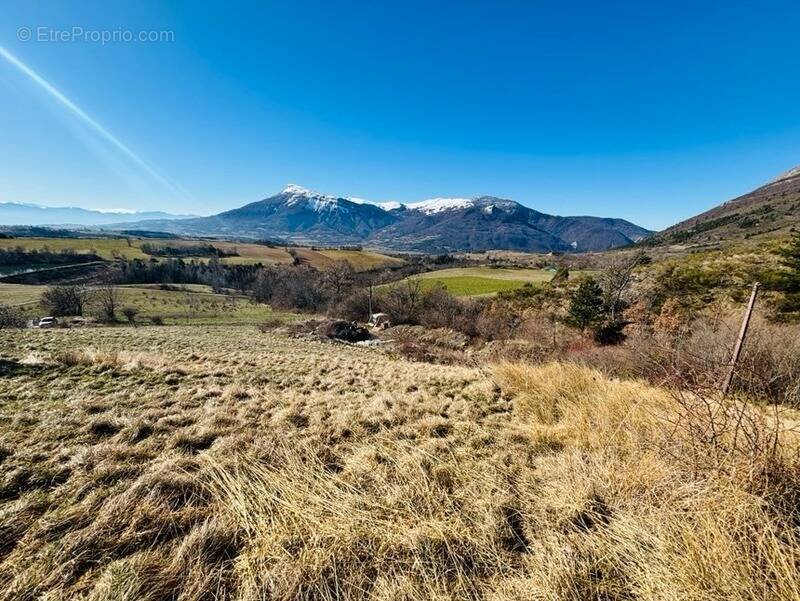 Terrain à LA ROCHE-DES-ARNAUDS