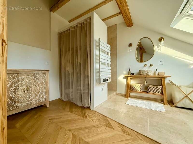 Maison à VETRAZ-MONTHOUX